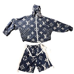 🔥🔥LV woman’s track suit🔥🔥